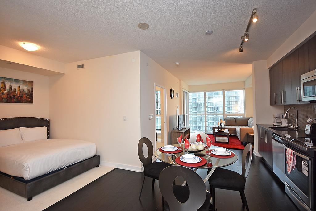 Royal Stays Furnished Apartments - Square One Mississauga Zewnętrze zdjęcie