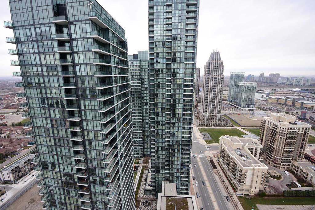 Royal Stays Furnished Apartments - Square One Mississauga Zewnętrze zdjęcie