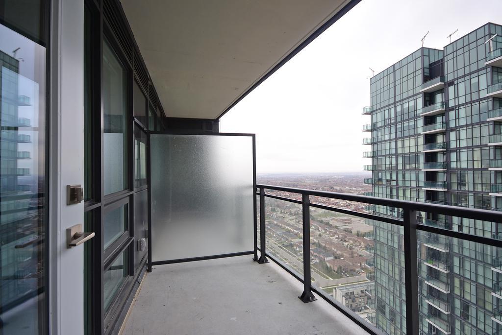 Royal Stays Furnished Apartments - Square One Mississauga Zewnętrze zdjęcie