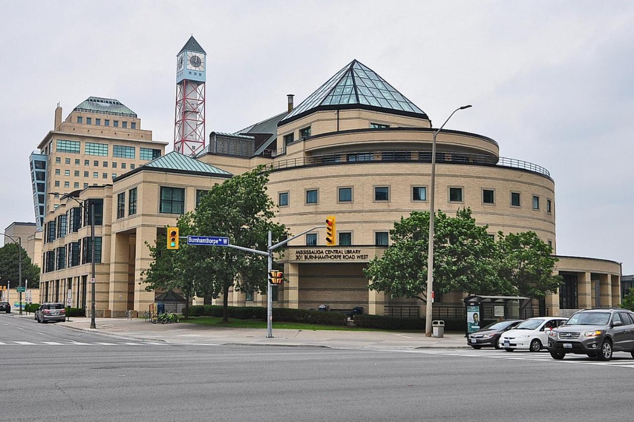 Royal Stays Furnished Apartments - Square One Mississauga Zewnętrze zdjęcie