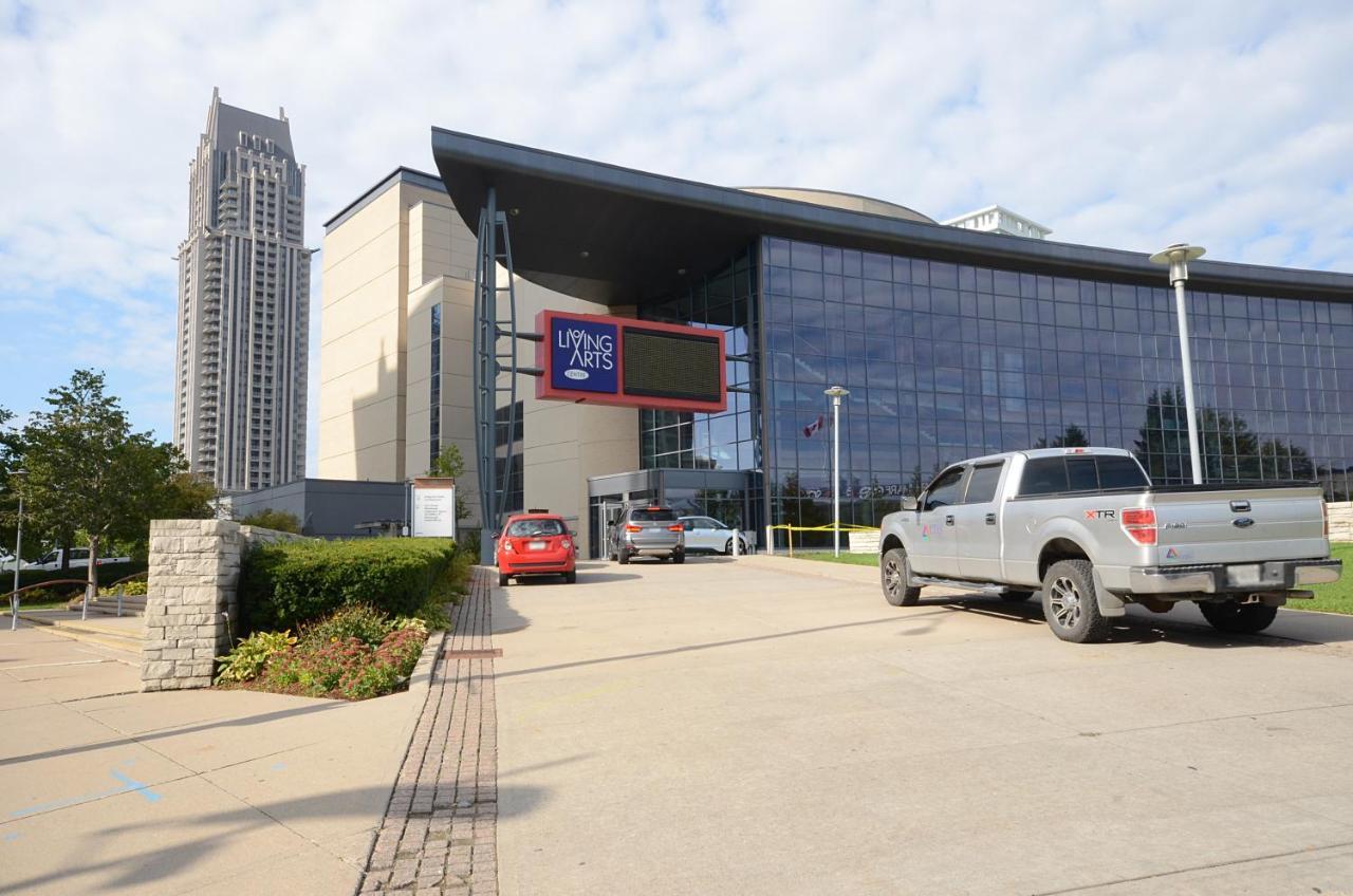 Royal Stays Furnished Apartments - Square One Mississauga Zewnętrze zdjęcie